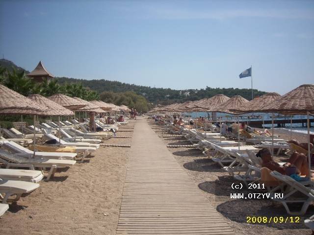 Latanya Beach Resort