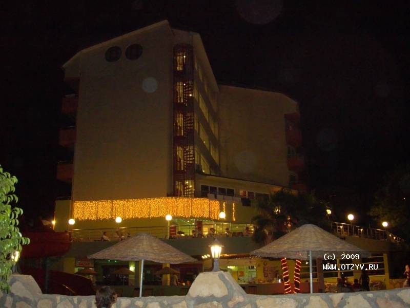 Raina Beach Hotel