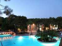 Blue Waters Club & Resort ����